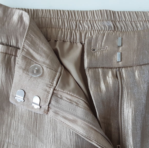 CHICO'S Travelers Collection Gold Luxe Metallic Welt Pocket Pants Sz 0 - NWOT - Picture 10 of 12